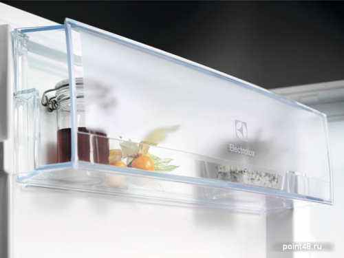 Однокамерный холодильник Electrolux LXB2AF82S в Липецке фото 3